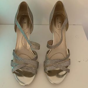 BANDOLINO sparkly strappy heels worn once
